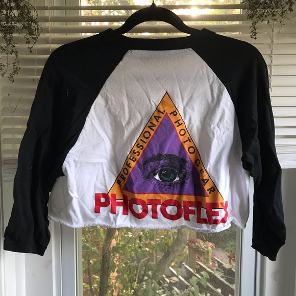 Cropped three quarter sleeves graphic shirt - Picture 2 of 2